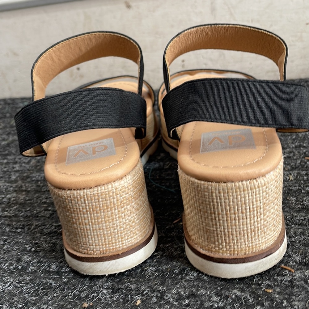Platform Sandals - Picture 4 of 6
